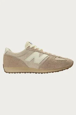 New Balance 471 - Bisque/Flat Taupe< Footwear