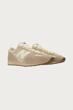 New Balance 471 - Bisque/Flat Taupe< Footwear