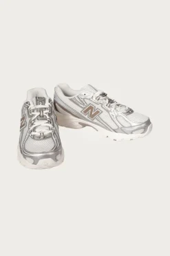 New Balance 740 - Sea Salt/Mushroom< Footwear