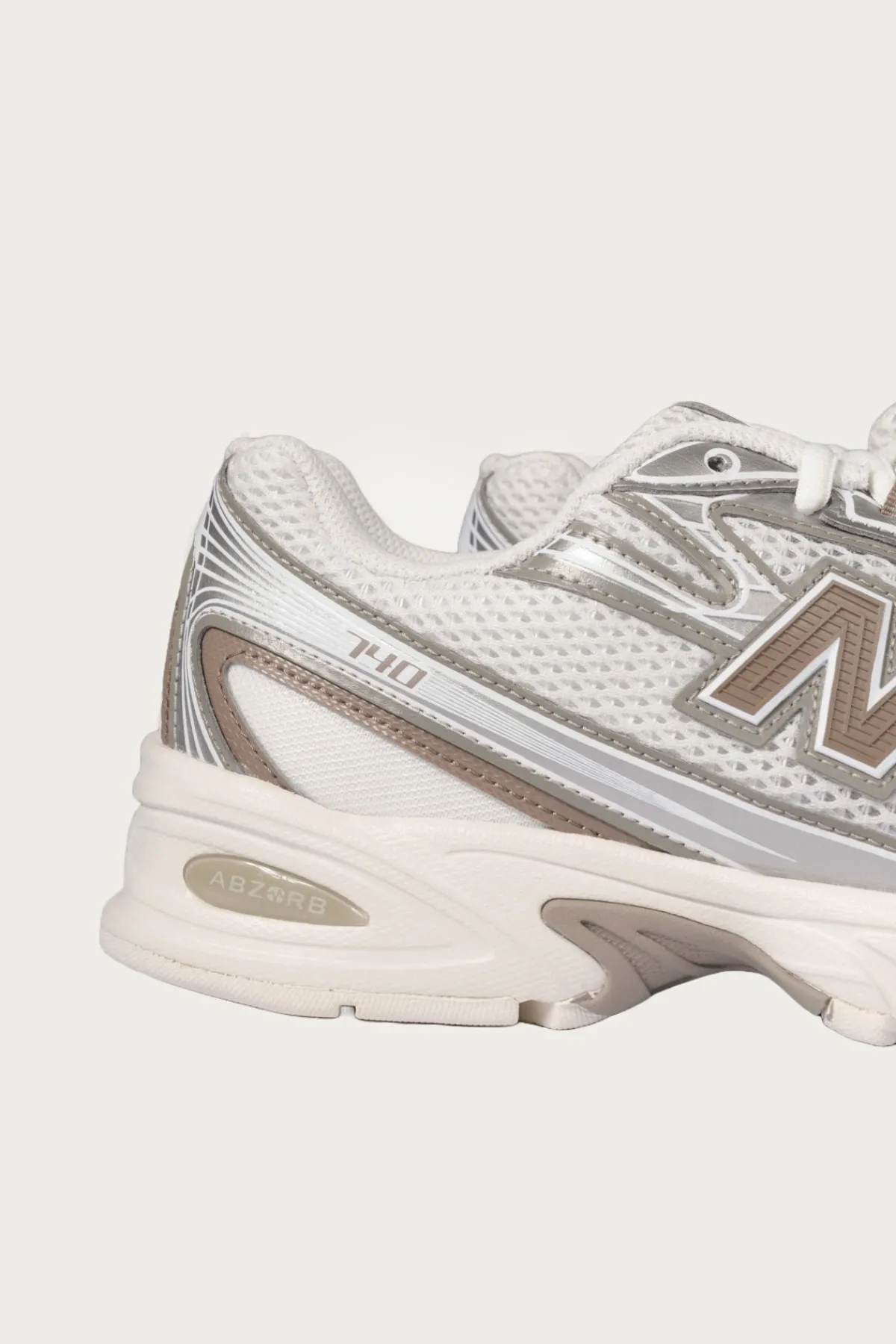 New Balance 740 - Sea Salt/Mushroom< Footwear