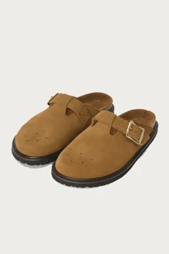Hender Scheme Buggs Seude Clog - Camel< Footwear