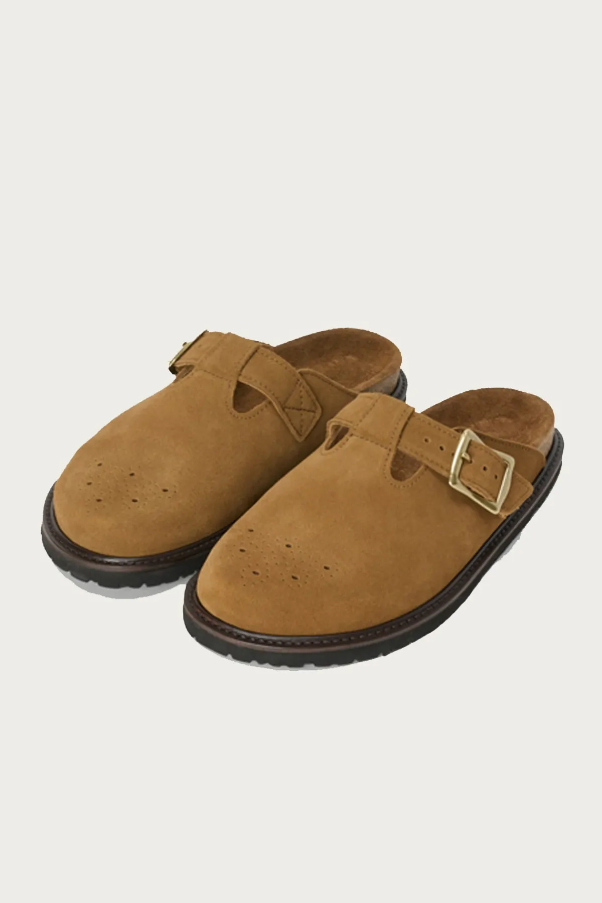 Hender Scheme Buggs Seude Clog - Camel< Footwear