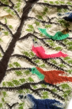Kapital Fulling Wool HAPPY Scarf BIRD TREE - Beige< Accessories