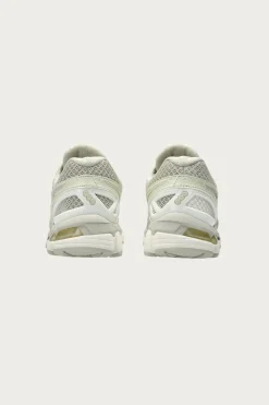 ASICS Gel-Kayano 20 - Fossil/Cream< Footwear