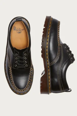 Dr. Martens Lowell - Analine Black< Footwear