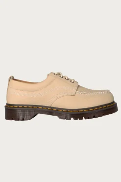 Dr. Martens Lowell - Buttersoft Light Tan< Footwear