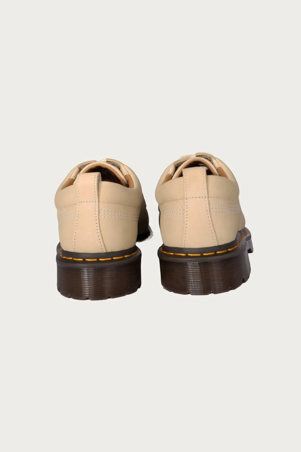 Dr. Martens Lowell - Buttersoft Light Tan< Footwear