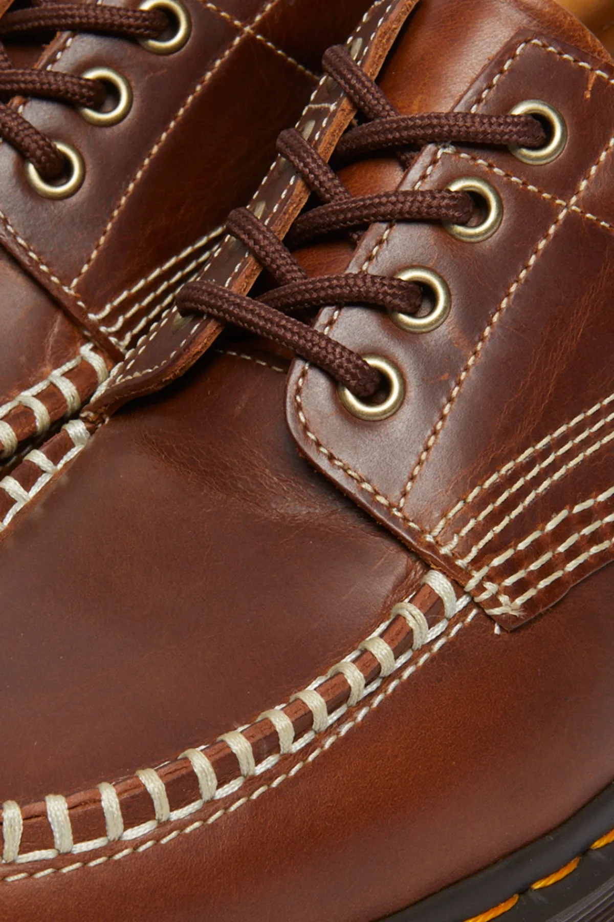 Dr. Martens Lowell - Orleans Butterscotch< Footwear