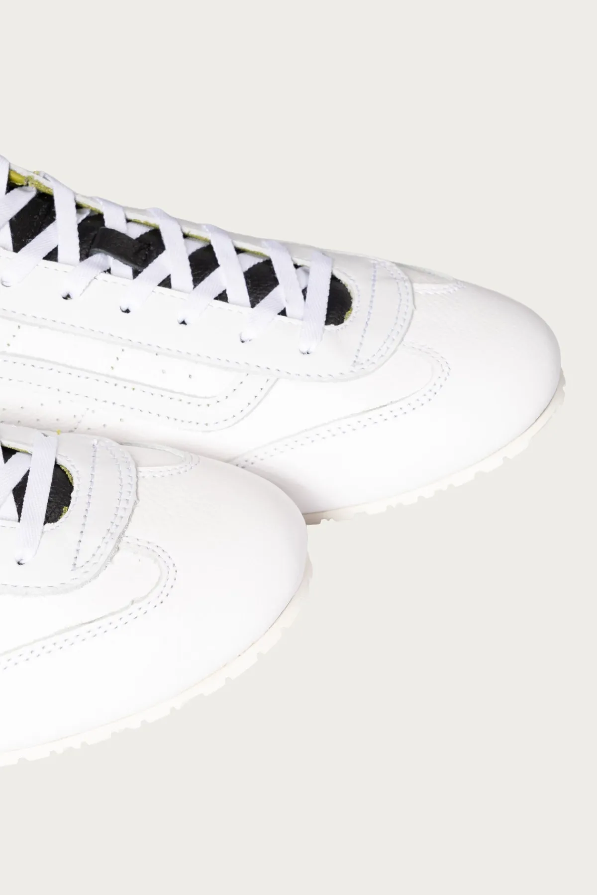 Vans LX Super Lowpro - White< Footwear
