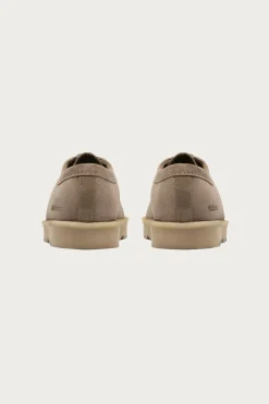 Clarks Meare Walla - Smoke Grey Suede< Footwear