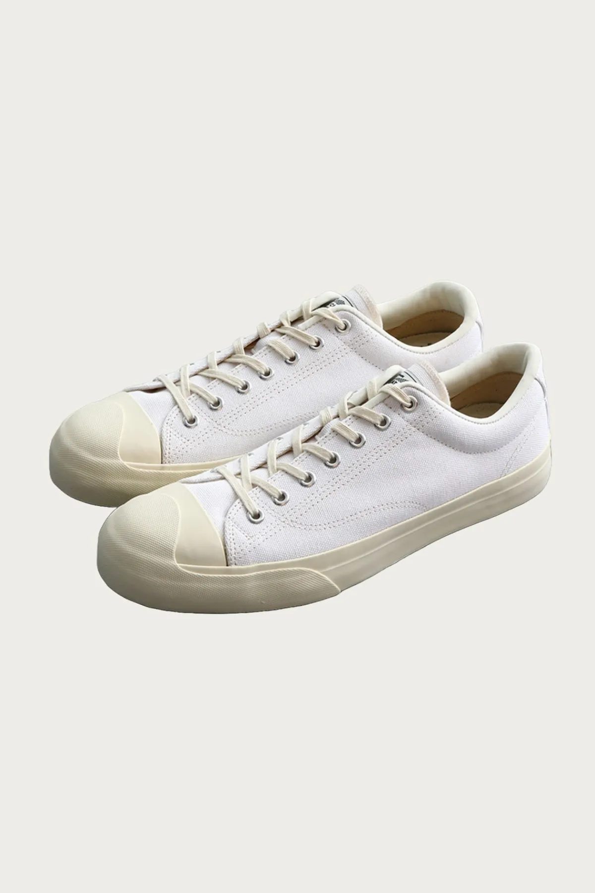 Catch Ball ST-02 - White< Footwear