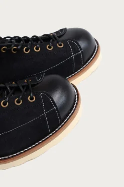 The Real McCoys Ten Mile Work Boots / Rough Out Leather - Black< Footwear