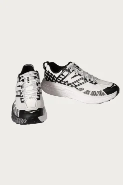 HOKA U Speedgoat 2 - Black/Frost< Footwear